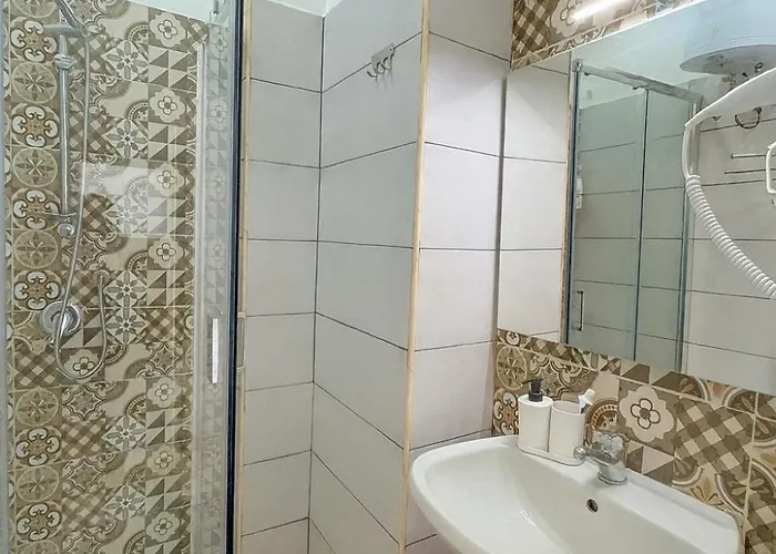 Nanapolis בית הארחה נאפולי